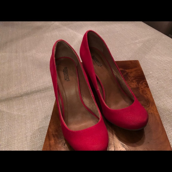 Beautiful fuchsia suede pumps size 8, 👠 - Picture 2 of 4